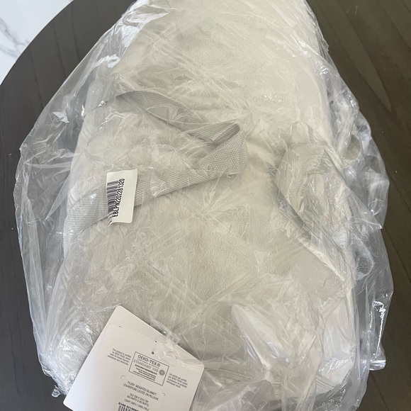 Distinctly Home
Plush Embossed Weighted Blanket, 15 LBS in Grey - Picture 3 of 4